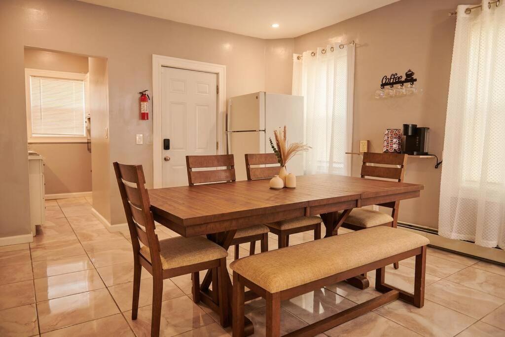 פרובידנס Cozy Apartment 1St 10Min Walk Downtown And City View מראה חיצוני תמונה