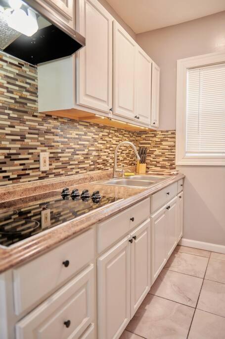 פרובידנס Cozy Apartment 1St 10Min Walk Downtown And City View מראה חיצוני תמונה