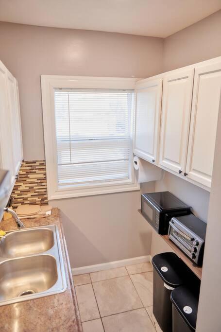 פרובידנס Cozy Apartment 1St 10Min Walk Downtown And City View מראה חיצוני תמונה