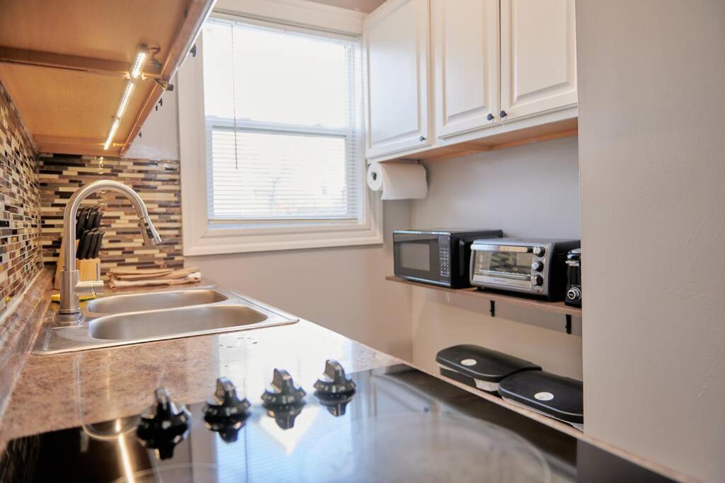 פרובידנס Cozy Apartment 1St 10Min Walk Downtown And City View מראה חיצוני תמונה